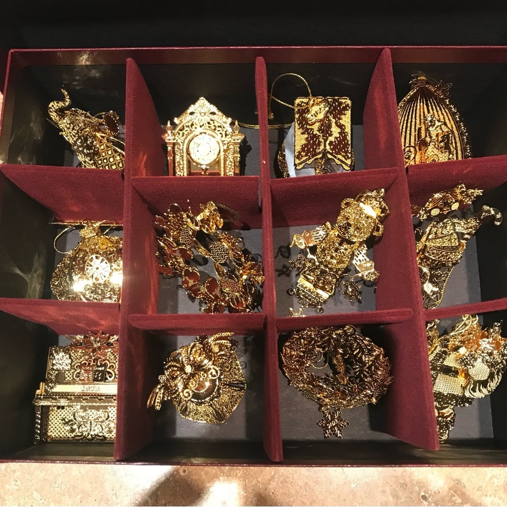 2023 Danbury Mint 23k gold-plated Christmas ornaments, set of 12 (Original Box)